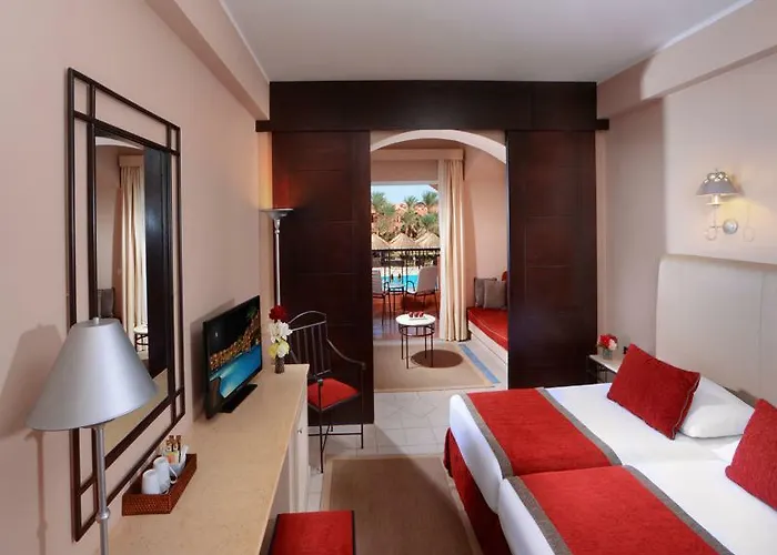 Jaz Makadi Oasis Club Resort 5*